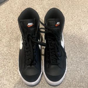 Nike Blazer Mid 77